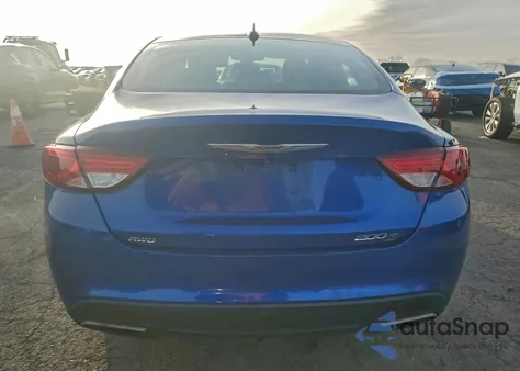 2015 Chrysler 200 S z USA, uszkodzony, nr VIN 1C3CCCDG2FN523274